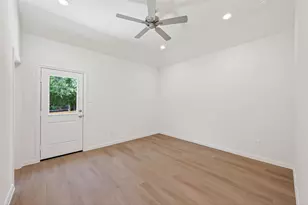 11864 E Gate Dr, Willis, TX 77318 - Photo 19