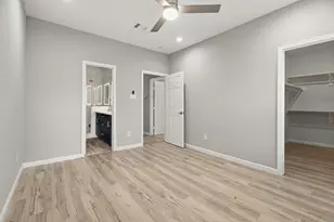 5941 Southlea St, Houston, TX 77033 - Photo 9