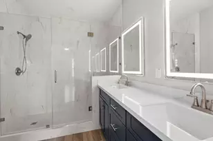 5941 Southlea St, Houston, TX 77033 - Photo 11