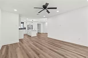 3030 Roe Dr, Houston, TX 77087 - Photo 9