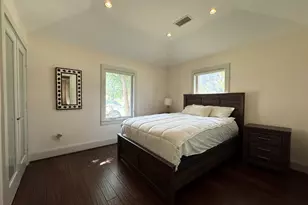 5426 Windswept Ln, Houston, TX 77056 - Photo 11
