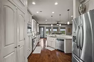 607 28th St, Dickinson, TX 77539 - Photo 17