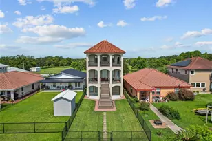 607 28th St, Dickinson, TX 77539 - Photo 3