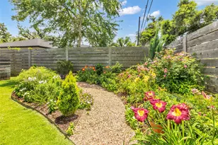 1819 Mill Creek Dr, Houston, TX 77008 - Photo 39