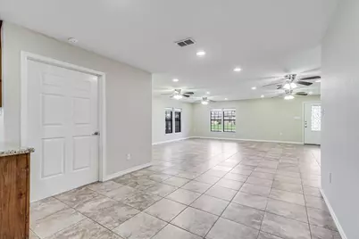 2111 E Lott Avenue, Kingsville, TX 78363 - Photo 17