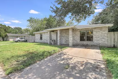 2111 E Lott Avenue, Kingsville, TX 78363 - Photo 7