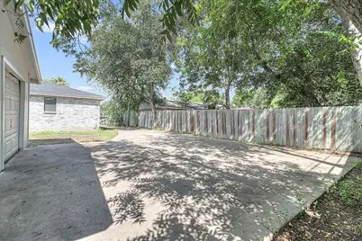 2111 E Lott Avenue, Kingsville, TX 78363 - Photo 45
