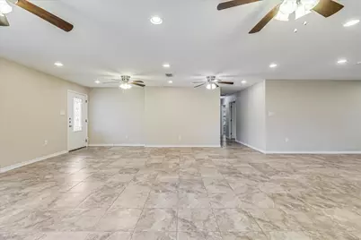 2111 E Lott Avenue, Kingsville, TX 78363 - Photo 11
