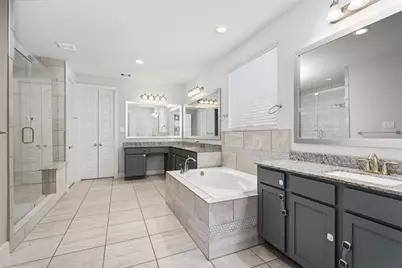 927 S Lacey Garden Loop, Houston, TX 77018 - Photo 11