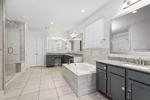 927 S Lacey Garden Loop, Houston, TX 77018 - Photo 11