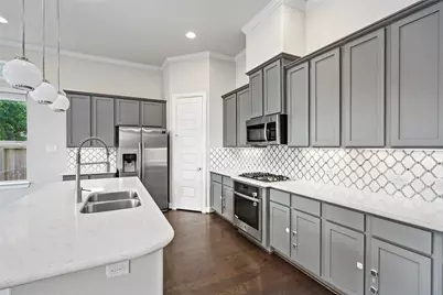 927 S Lacey Garden Loop, Houston, TX 77018 - Photo 5