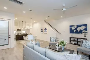 211 E 33rd St, Houston, TX 77018 - Photo 5