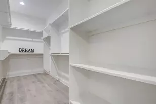 211 E 33rd St, Houston, TX 77018 - Photo 17
