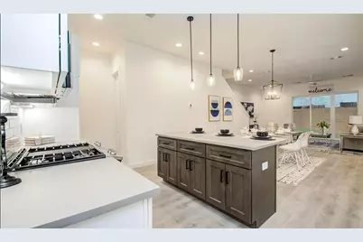 211 E 33rd Street, Houston, TX 77018 - Photo 3