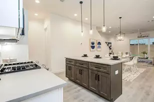 211 E 33rd St, Houston, TX 77018 - Photo 3