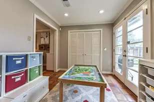 906 Bay Oaks Rd, Houston, TX 77008 - Photo 11