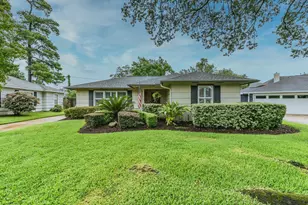 906 Bay Oaks Rd, Houston, TX 77008 - Photo 1