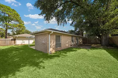 15714 Echo Hill Drive, Houston, TX 77059 - Photo 33