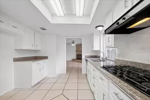 15714 Echo Hill Dr, Houston, TX 77059 - Photo 25