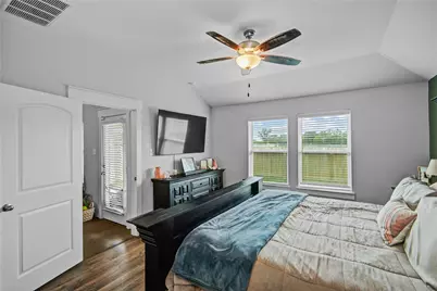 219 Lisa Marie Drive, Angleton, TX 77515 - Photo 11