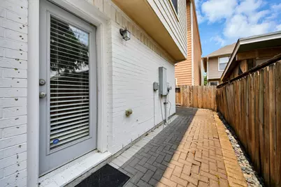 908 W 26th Street #A, Houston, TX 77008 - Photo 5