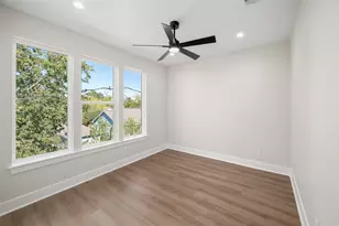 921 E 38th St, Houston, TX 77022 - Photo 37