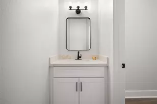 921 E 38th St, Houston, TX 77022 - Photo 7