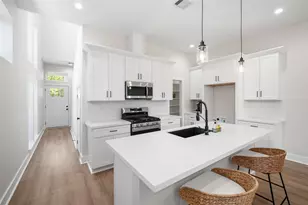 921 E 38th St, Houston, TX 77022 - Photo 11