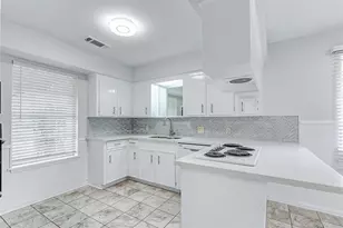 122 Camellia St, Sugar Land, TX 77478 - Photo 7