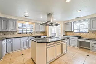 1410 Osborne Dr, Friendswood, TX 77546 - Photo 9