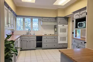 9911 Oxted Ln, Spring, TX 77379 - Photo 9