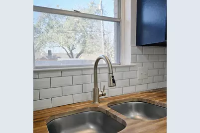 1820 Sunset Avenue, Bay City, TX 77414 - Photo 7