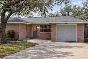 1820 Sunset Ave, Bay City, TX 77414 - Photo 1