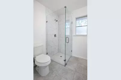 1820 Sunset Avenue, Bay City, TX 77414 - Photo 21