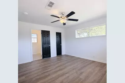 1820 Sunset Avenue, Bay City, TX 77414 - Photo 11