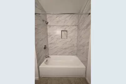 1820 Sunset Avenue, Bay City, TX 77414 - Photo 17