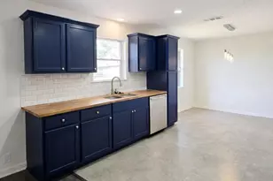 1820 Sunset Ave, Bay City, TX 77414 - Photo 3