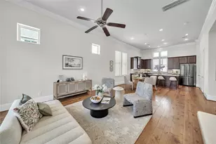 9443 Fannin St, Houston, TX 77045 - Photo 23