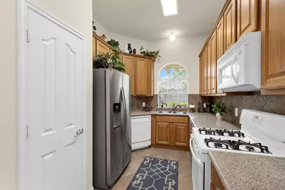 103 Cove W, Montgomery, TX 77356 - Photo 11