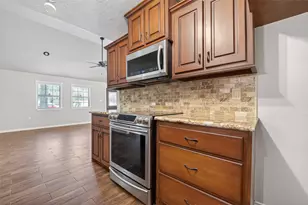 1007 W Cedar River Rd, Conroe, TX 77316 - Photo 15