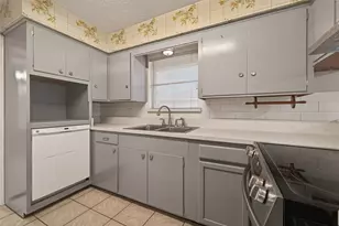 2107 Old Alvin Rd, Pearland, TX 77581 - Photo 19