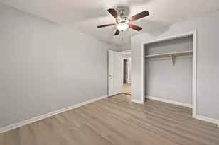 2107 Old Alvin Rd, Pearland, TX 77581 - Photo 29