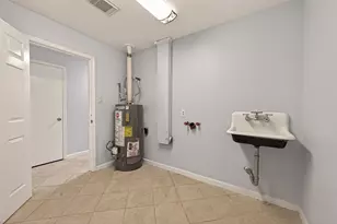 2107 Old Alvin Rd, Pearland, TX 77581 - Photo 23