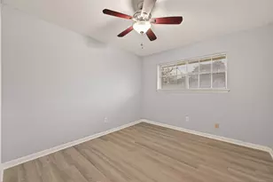 2107 Old Alvin Rd, Pearland, TX 77581 - Photo 27