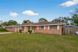 2107 Old Alvin Rd, Pearland, TX 77581 - Photo 5