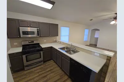 5006 Mill Creek Drive, Baytown, TX 77521 - Photo 3