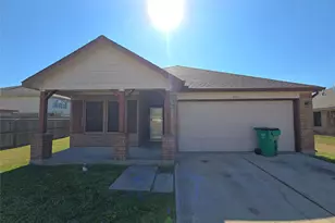 5006 Mill Creek Dr, Baytown, TX 77521 - Photo 1