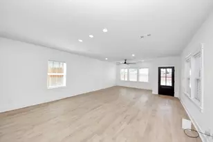 334 E 31st St, Houston, TX 77018 - Photo 7