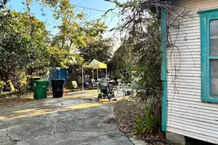 305 Eastwood St, Houston, TX 77011 - Photo 9