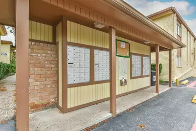 7714 Renwick Drive #D13, Houston, TX 77081 - Photo 29